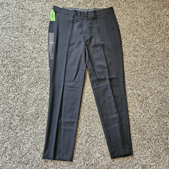 Haggar Straight Fit Black Dress Pants 36w X 32L - Picture 1 of 7